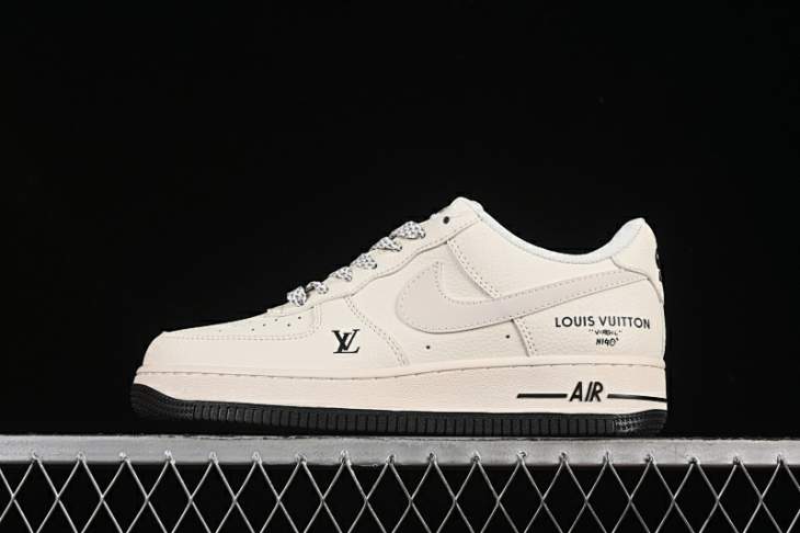 Picture of Air Force 1 _SKUfw19954386273544818fw